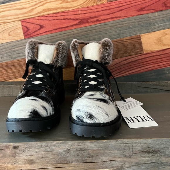 Genuine Cowhide & Leather Bootie Fur combat ankle black white sz 6 new - Picture 5 of 9